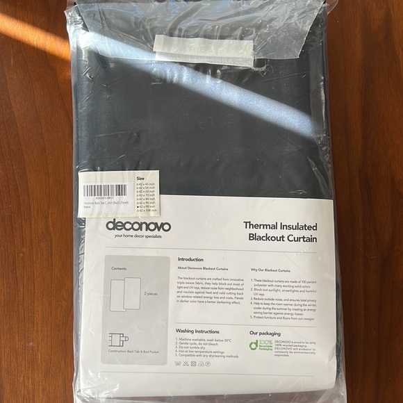 Brand new Deconovo blackout curtains (2 pieces) - Picture 3 of 3